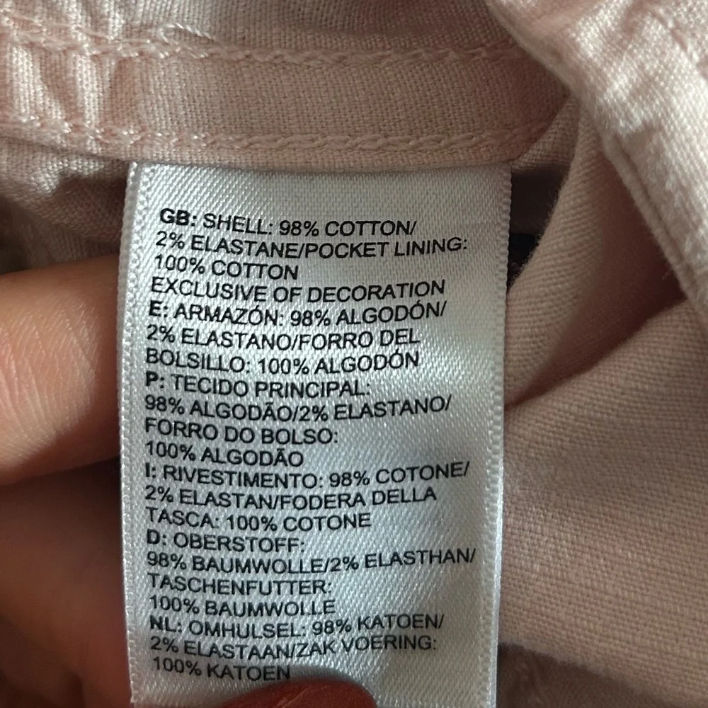 The North Face Light Pink Women's Cargo Shorts - Picture 3 of 4